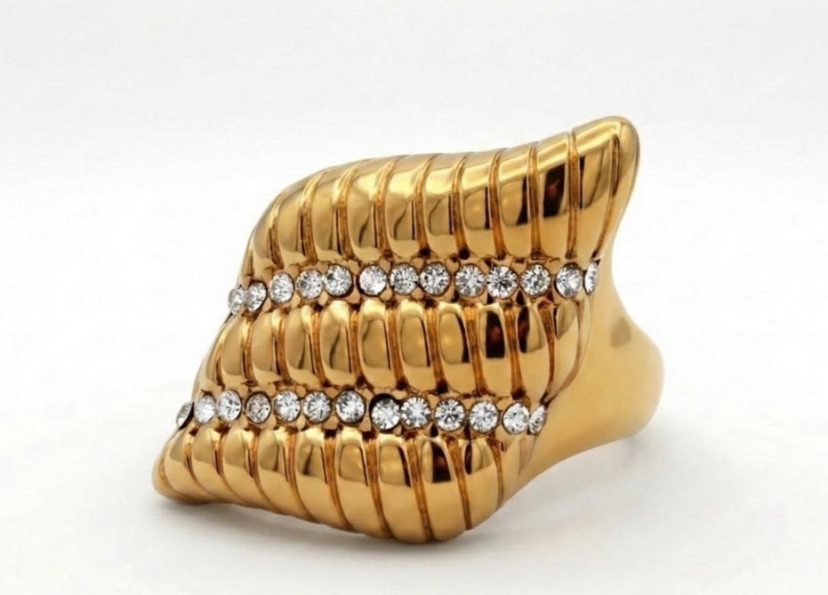 Shell Statement Ring with Sculpted Design